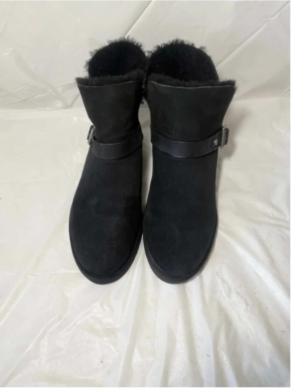 UGG Romely size 9 Black boot